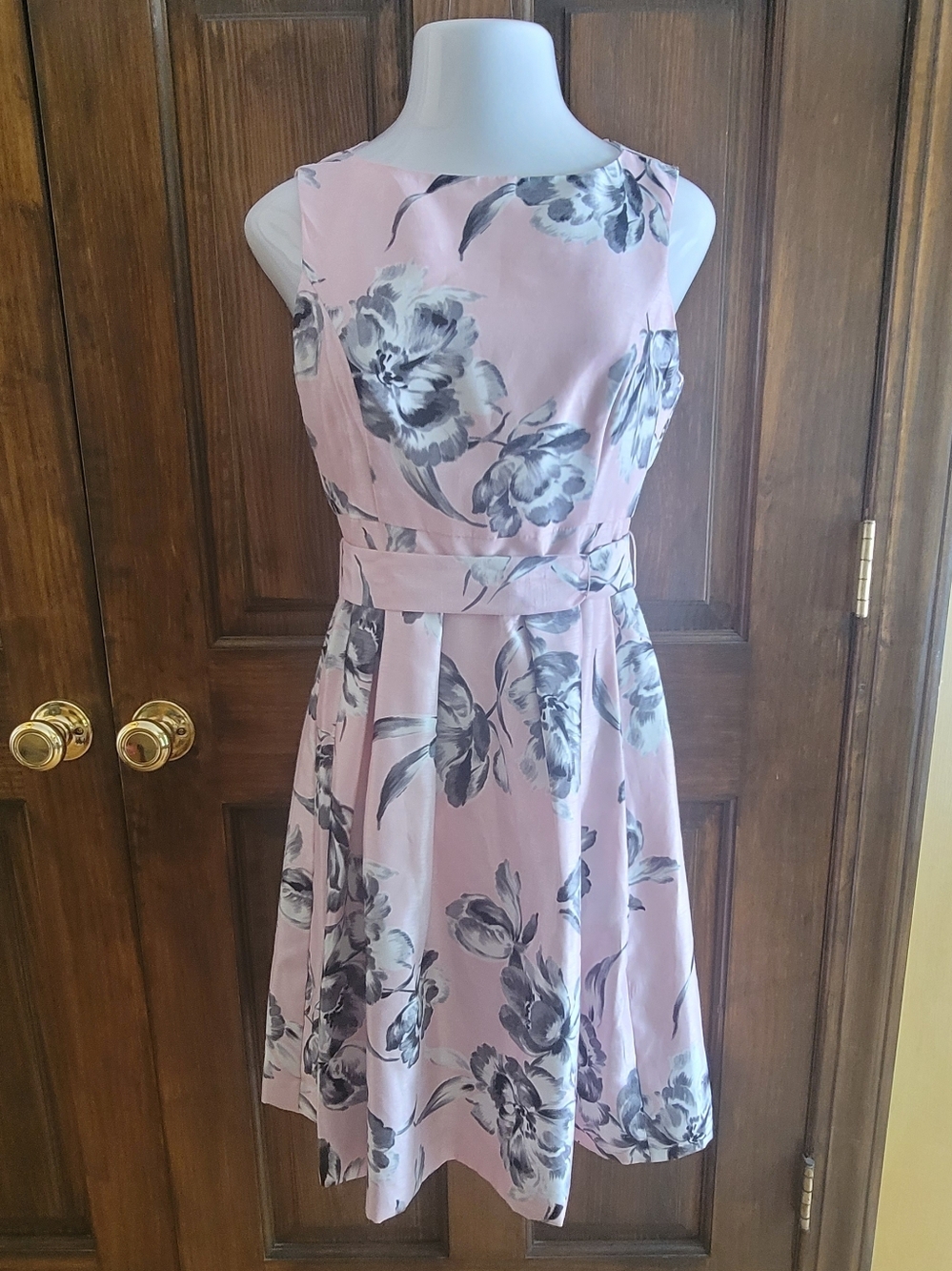JH Sz 6 Sleeveless Pink Black And Gray Floral A-Line Dress